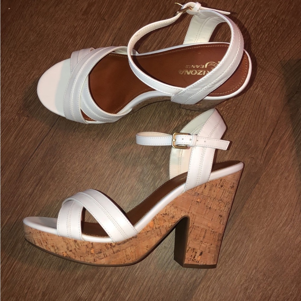 BNWT Arizona white wedge heels